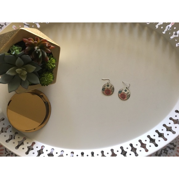 Flower Dangly Earrings - Picture 2 of 3